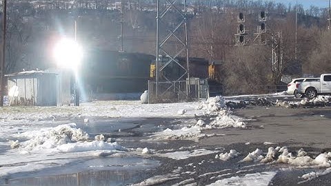 CSX I-136 At Cumberland With An SD40-2 Trailing