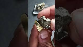 @Goldbay is it gold or fools gold. How to identify pyrite