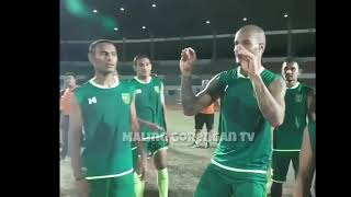 Viralll..!!! Pemain Persebaya goyang entah apa yang merasukimu