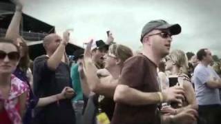 Airads Plane Banner - V-Festival 2010 - Chelmsford
A promotional video shot at the 2010 V-festival at Chelmsford Airads Plane Banner - V-Festival 2010 - Chelmsford
