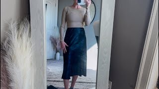 Honest review of the Zeagoo Womens Satin Skirt | Fall Fashion | Midi Silk Skirt | Amazon Findsd