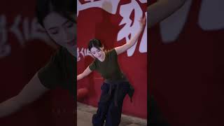 LiLi, graceful Tibetan dance,beautiful Tibetan woman