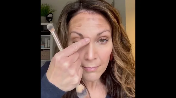 Easy makeup using one compact!