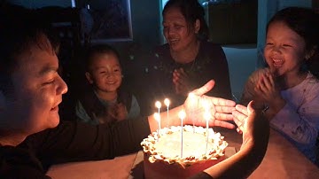 Chúc Mừng Ngày 8/3. Happy Women Days.Bé Chúc Mừng Ngày Mồng 8-3 Bà Và Mẹ. Bé Thổi Nến Mừng Sinh Nhật