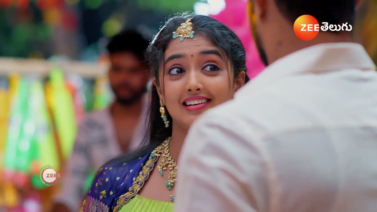 Meghasandesam | భూమి, గగన్ లని కలిపిన  రంగుల హోలీ