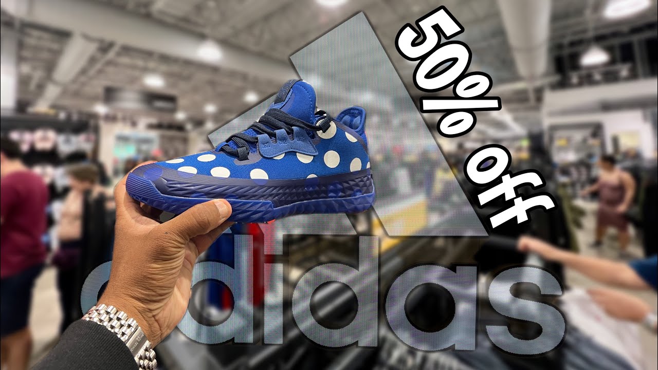 liefde Piepen zuiverheid Visiting the BIGGEST ADIDAS Outlet in America 🇺🇸!!! - YouTube