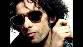 Video thumbnail of "Andrés Calamaro - Alta suciedad"