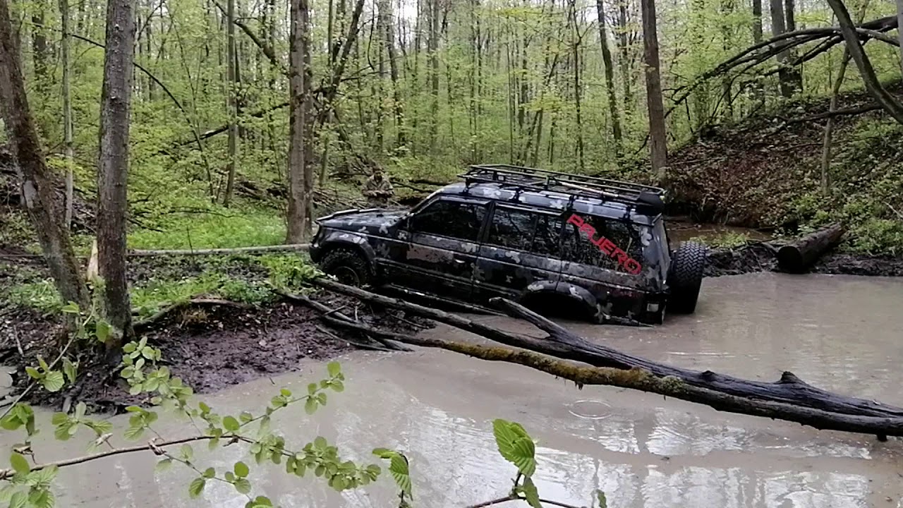 Жесткая ебля в машине