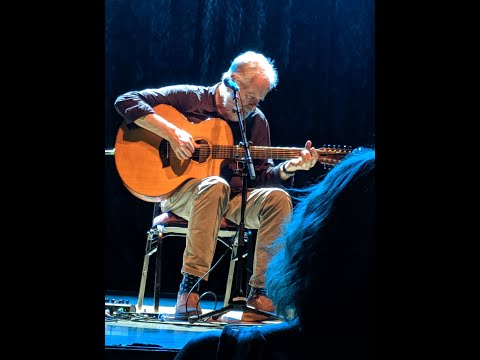 Leo Kottke Talking About Leon Redbone Plane Crash - Boulder Theater - 08/03/2019
