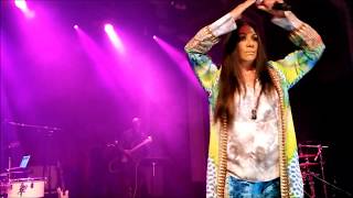 Sheila E. reminds us that a soul clap is hard to do with a phone in your hand 4/21/18