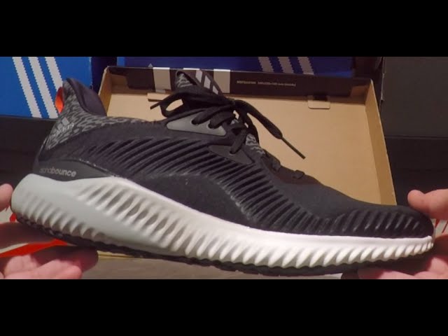 que te diviertas Abiertamente Enjuiciar Unboxing and On feet Adidas Alphabounce "Black/White" - YouTube