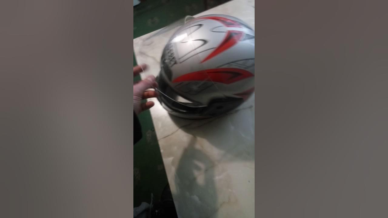 Как снять стекло со шлема