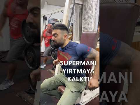 Supermanı yırtmaya kalktı