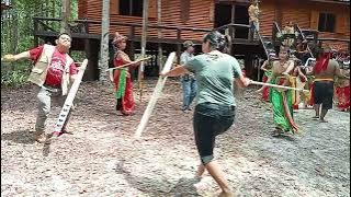 Tarian giring-giring Dayak Ma'anyan.. di Betang Nansarunai.