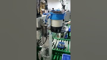 Automatic feeding punematic riveting machine WhatsApp wechat +8615165606902