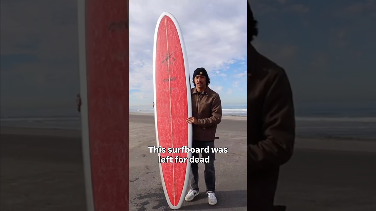 Что для одного мусор, то для накачанного парня сокровище. Эта старая доска для серфинга Джима был...