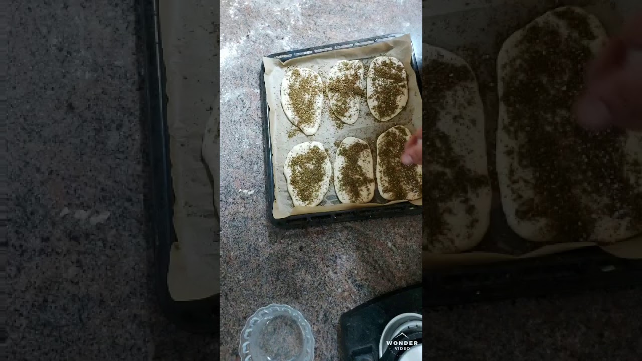 פיצה , פיתה זעתר / בצל