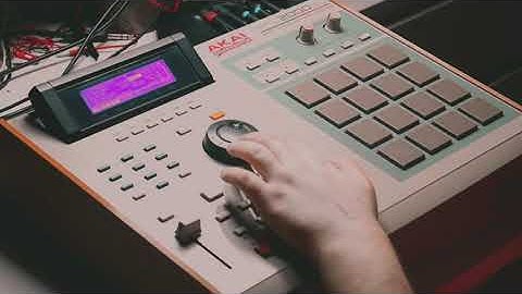 Akai MPC 2000XL Old School Sampled BOOM BAP Beat Making Video 2025