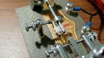 Vibroplex Bug -- tightening the spacing -- and a cheap bug tamer