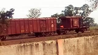 01708 Atari jabalpur special fare and freight train passing front to front in towards Agra