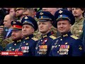 縮小された軍事パレードが示唆するロシアの今