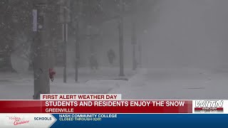 Students and residents enjoy rare snowfall in Greenville