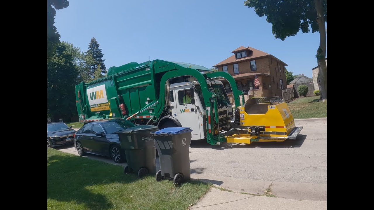 the-brand-new-wm-267012-mack-lr-cng-meridian-recycling-truck-youtube