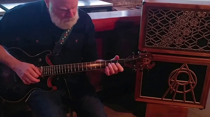 Doug McCombs of Tortoise/Brokeba...  plays: Vs. Cu...