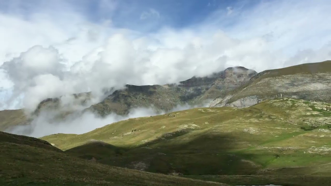 Urlaubs-DREAMS : Die mittleren Pyrenäen (F) by Karsten Fox  (