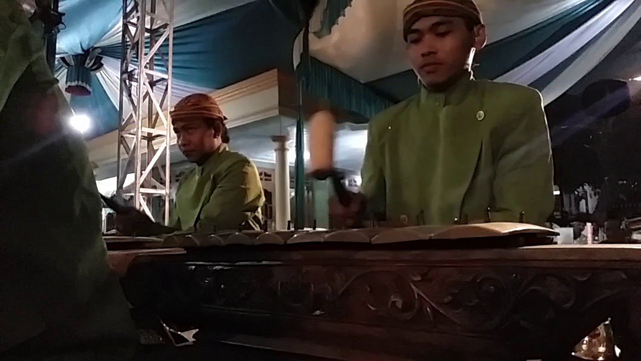 Melody Saron Sampak Nem