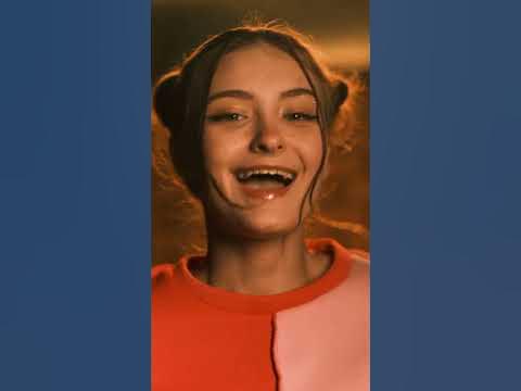 На губах блестит липстик от Джефри Стар - YouTube