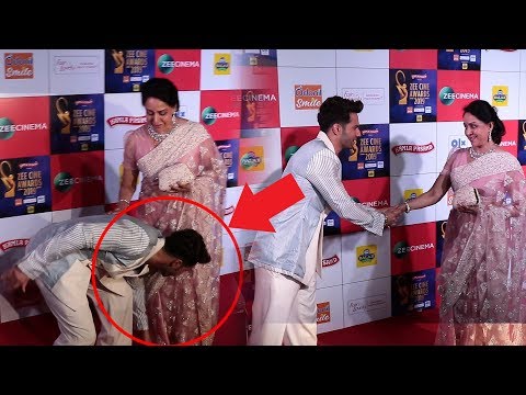 Varun Dhawan Touch Hema Malini Feet and Show Respect at Zee Cine Awards 2019 | How to Respect Senior