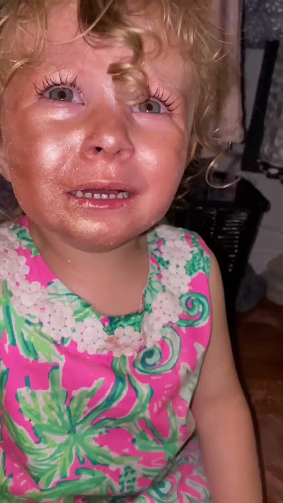 I could never get mad at her! She was so sad here it breaks my heart π #RIPanastasiapalette