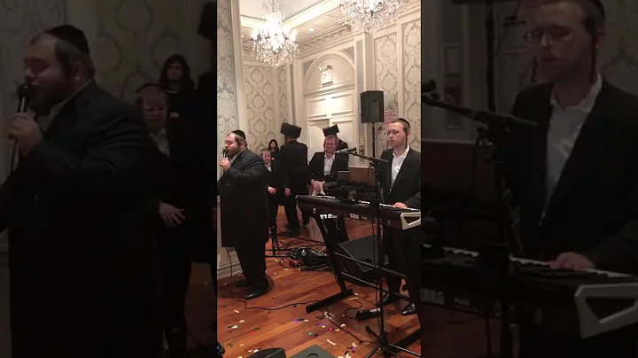 Ultra-orthodox Jewish Singer Sings Descpacito at Jewish Wedding