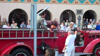 Lucille Ball S 100Th Birthday Parade 9 - Arrival Of Desi Arnaz 