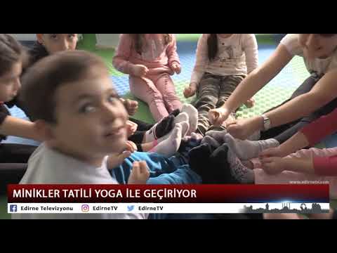 MİNİKLER TATİLİ YOGA İLE GEÇİRİYOR