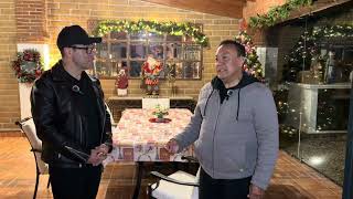 Carlos Cuevas nos invitó a conocer la decoración navideña de su casa. 