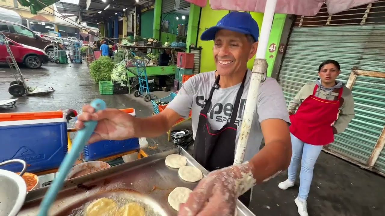 Gorditas de frijol y pollo en chipotle, El chino de abastos