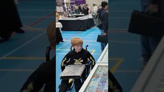 Download Lagu JONGETJE heeft Pokémon GELUK bij een ONGELUK.. KIJK HET EINDE #pokemon #vendorpov #shorts MP3