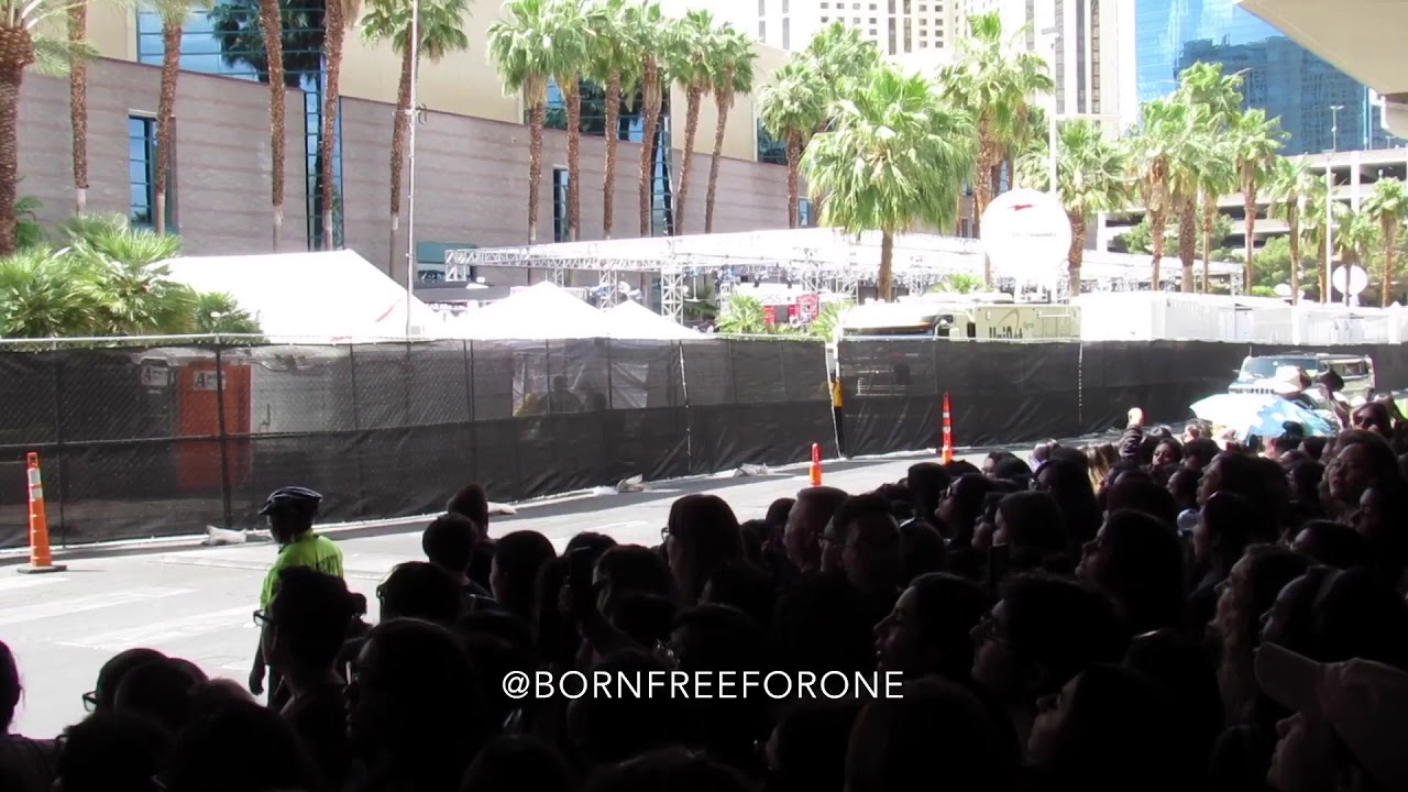 180520 BTS Arrive at the Red Carpet Fancam @BBMAs