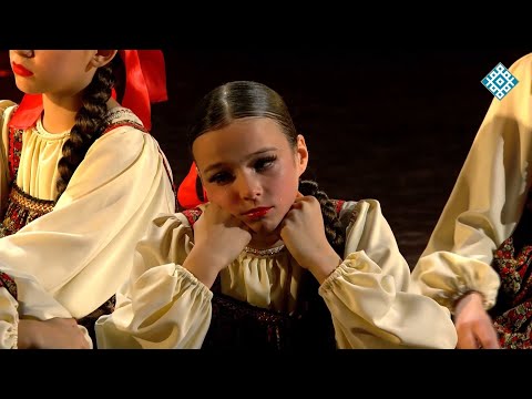 'Таракан', театр танца 'Жемчужинки'. 'Cockroach', dance theater 'Pearls'.