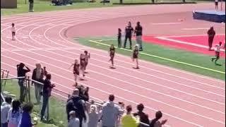 Download lagu School girl looses shoe but still wins the race