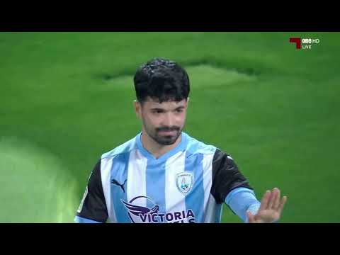 الاردني عمر صلاح يضيع الهدف الرابع للوكره ضد الدحيل بطريقة غريبه