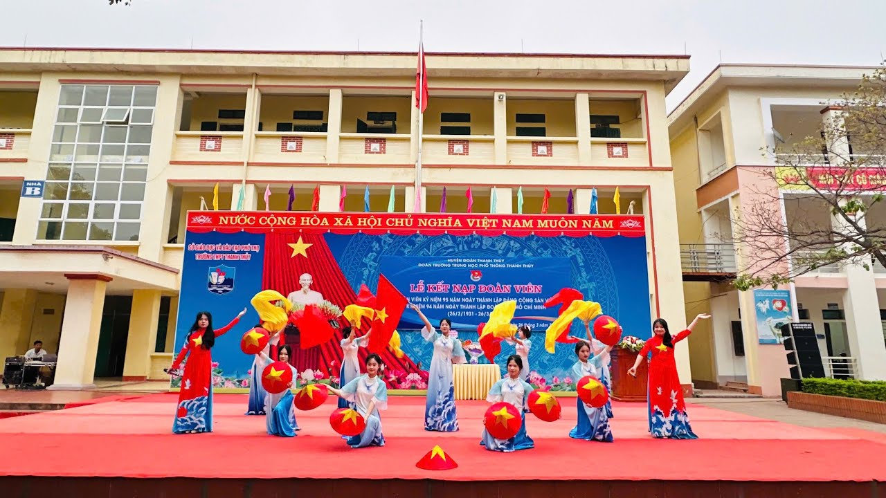 MÚA + HÁT: VIẾT TIẾP CÂU CHUYỆN HOÀ BÌNH | CLB MÚA TLS