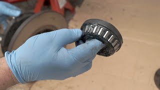 Replacing Land Rover wheel bearings and seal - The Fine Art of Land Rover Maintenance screenshot 5