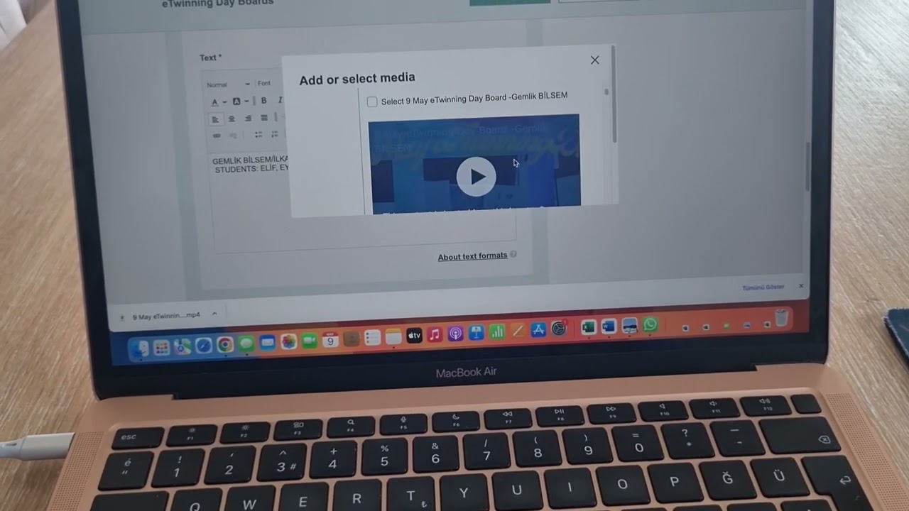 How we can add content to twinspace pages?