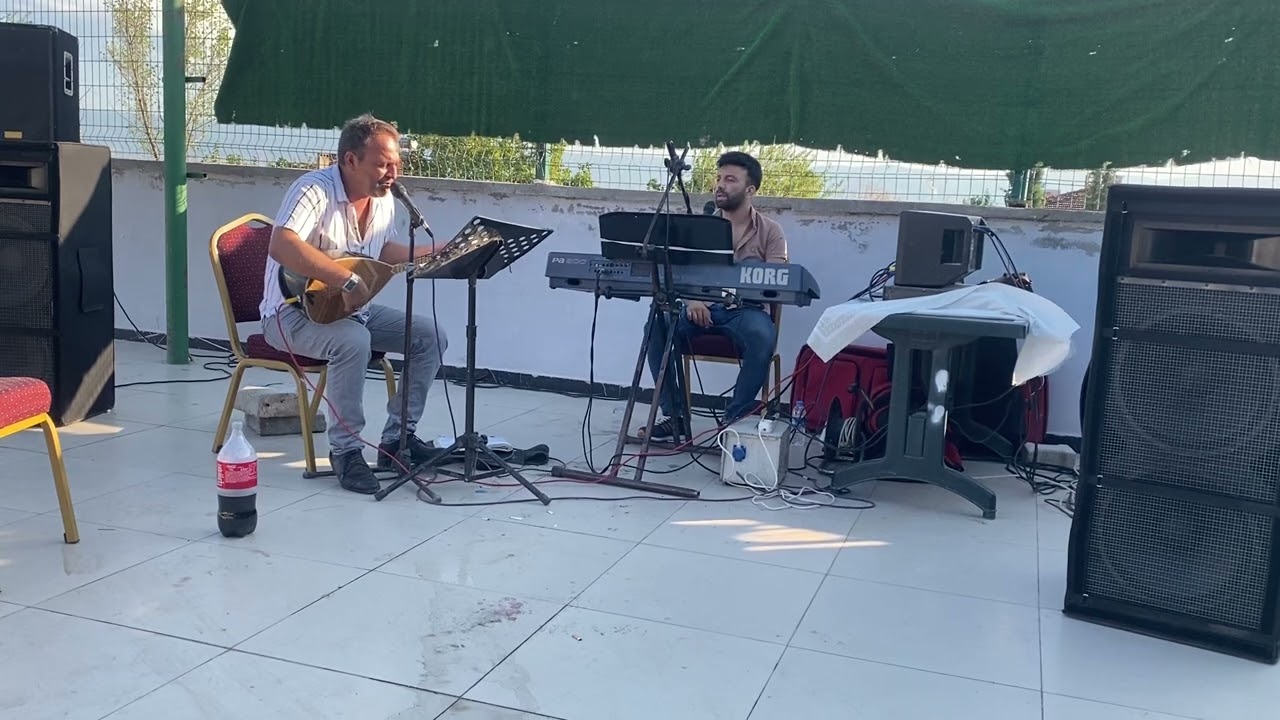 Ercan KURT - Yürüyorum Dikenlerin Üstünde (Canlı)