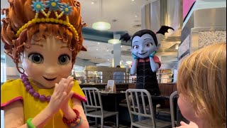 Meeting Fancy Nancy at Disney Junior Play n’ Dine