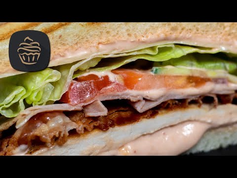 Ein würziges Käsebällchen auf einer Salzstange: So lecker wie dieses Rezept aussieht, so leicht ist . 