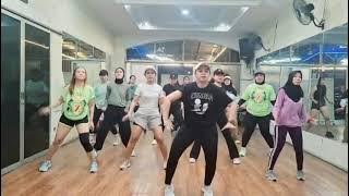 Download lagu GO DOWN - RINA WANGSU | Dance Fitness |Zumba |Zin Ria